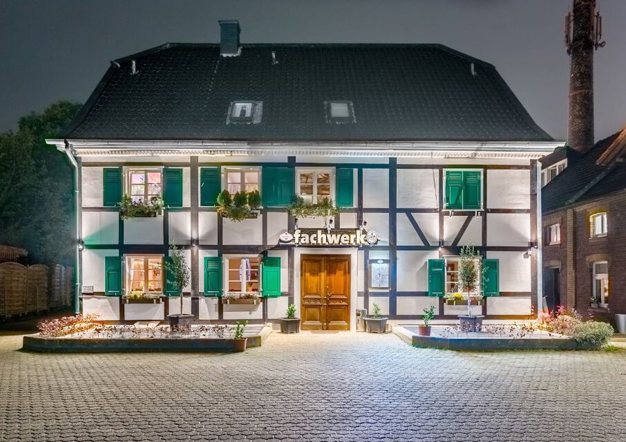 Das historische Fachwerkhaus des Restaurants fachwerk in Leverkusen Bergisch Neukirchen